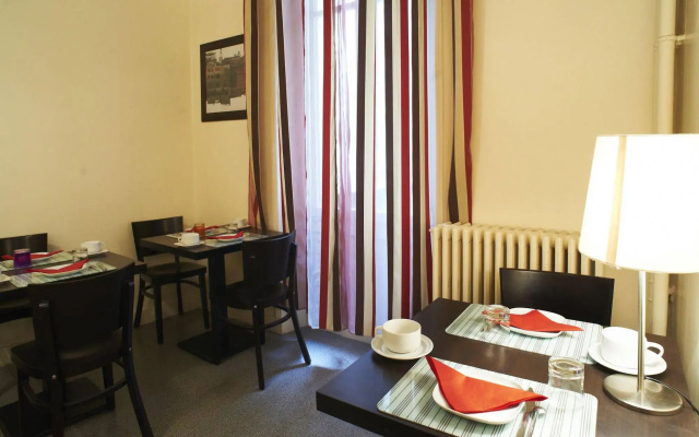 Hôtel Le Petit Duquesne