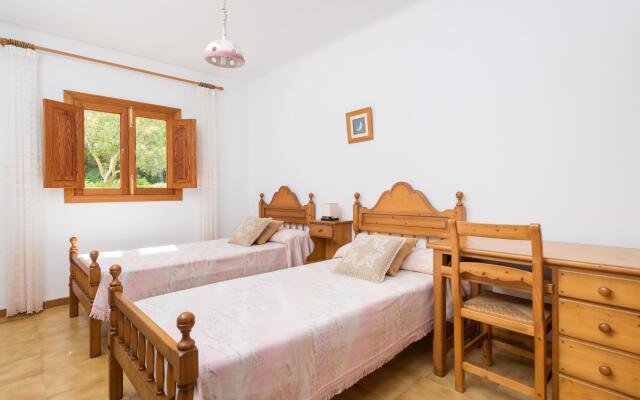 BARCELO-DANUS - Chalet with terrace in Porto Colom. Free WiFi