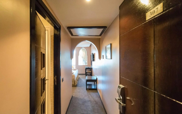 Almas Hotel