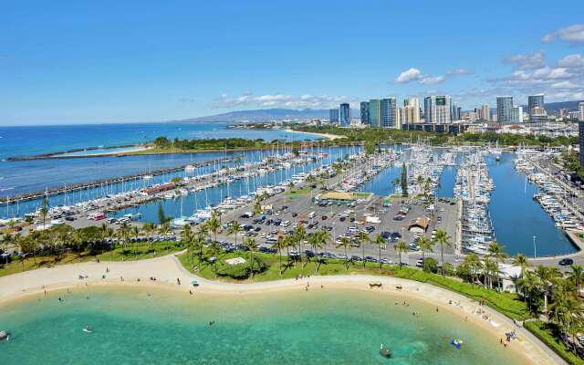 Hilton Hawaiian Village Waikiki Beach Resort