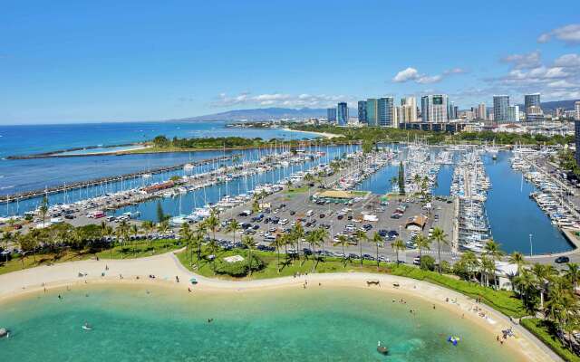 Hilton Hawaiian Village Waikiki Beach Resort