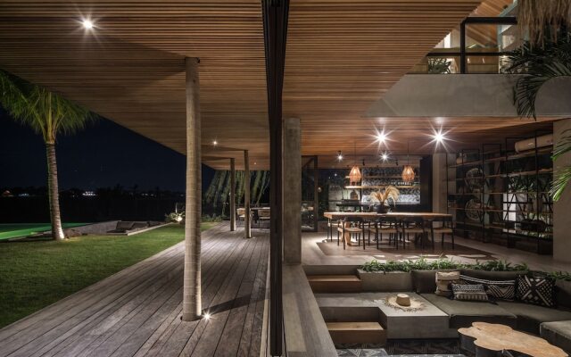 Exceptional Architect's 5BR Villa, an Oasis Gem in Canggu Centre