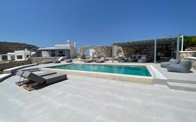 Villa DM Mykonos 14 guests Private Pool