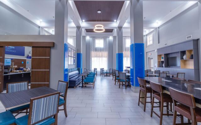 Holiday Inn Express Hotel & Suites Crestview by IHG