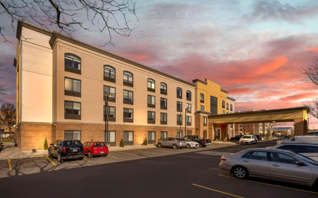 Comfort Inn & Suites Arlington Heights