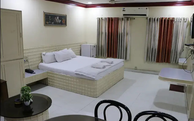 Hotel Center Point