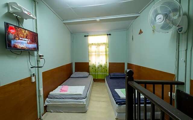 Sip N' Camp - Hostel
