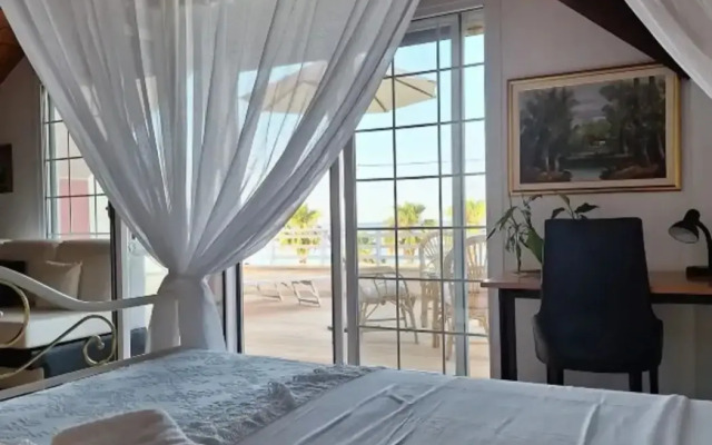 Luxury Apartments Kanali