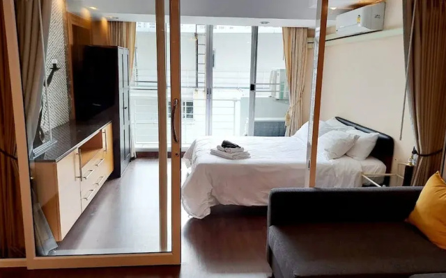 6D - 3 Bedroom Downtown Apartment With Shared Pool