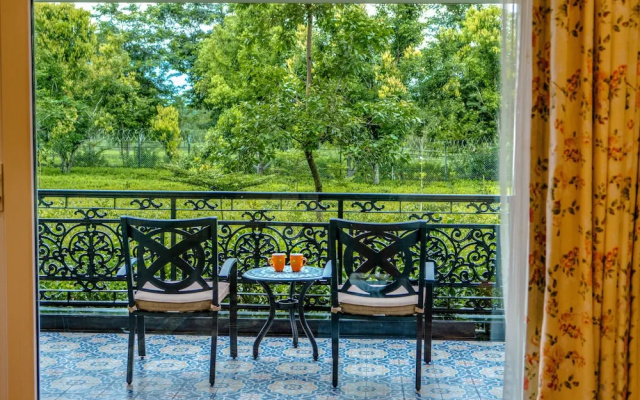 MAYFAIR Tea Resort