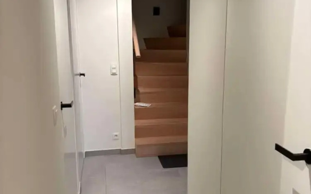 Huswell - Beachfront Apartment With sea View