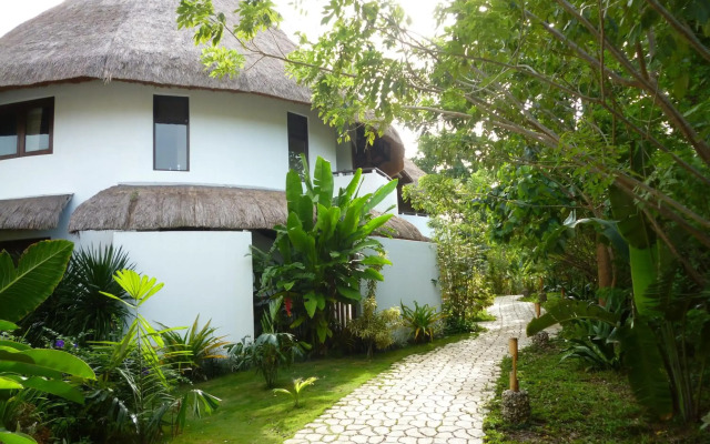 Amun Ini Beach Resort & Spa