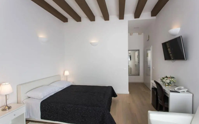 Klarisa Palace Rooms