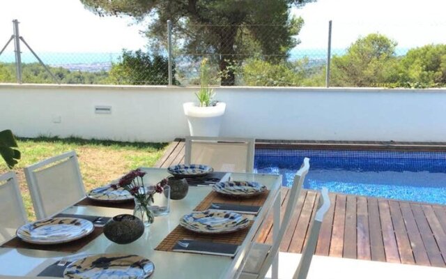 Villa with 4 Bedrooms in Canyelles, with Wonderful Sea View, Private Pool, Furnished Terrace - 9 Km From the Beach