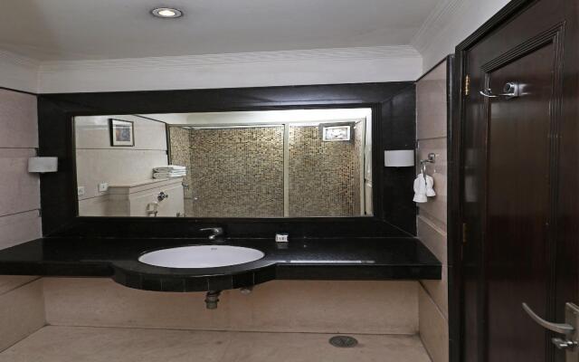 OYO 12789 Hotel Aaron Castle