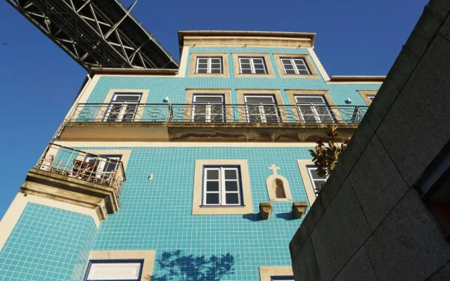 Porto View by Patio 25