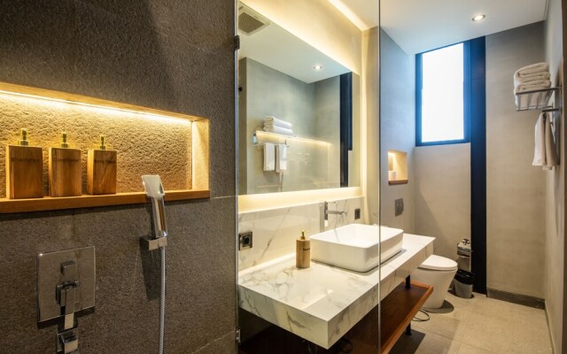 New Brawah 5 BR Villa 200m to Finns Beach Club