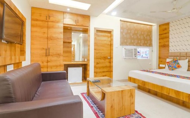 FabHotel Holiday Grand