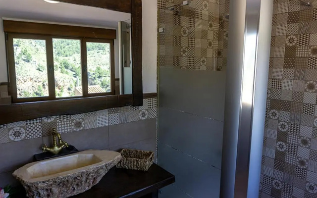 Alojamientos Rurales Entre Rocas