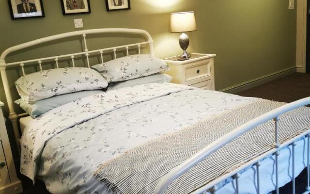 Rooms by the River at Glan Aber