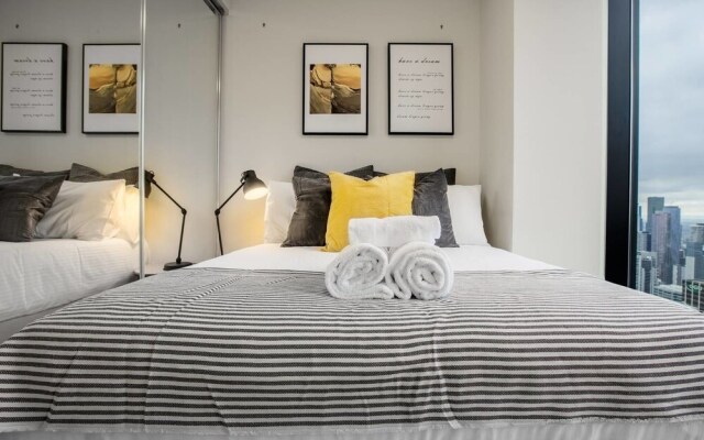Stunning 2 Bed On Collins With Pool In Southern Cross