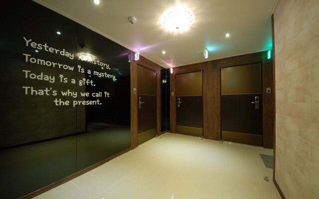 Hyu N Motel
