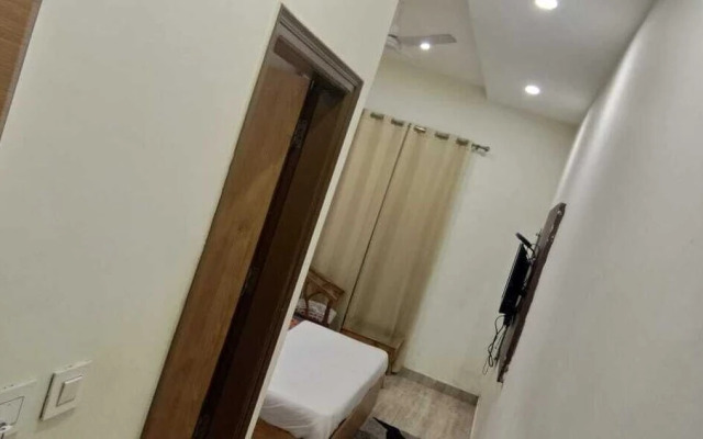 Hotel Lazeeno Classic