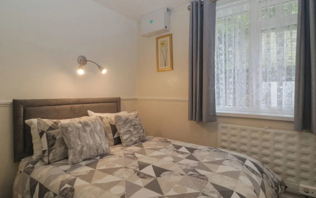 Flat 3, Big Tree Holiday Flats