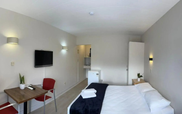 Rayland Epsom Motel