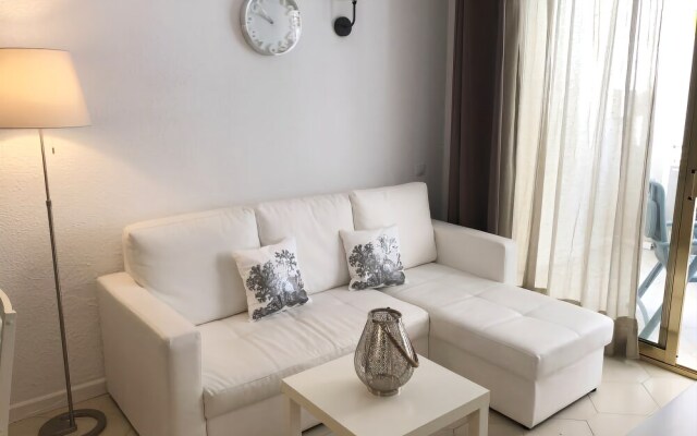 T&H Novelty 113 Family Apartment Salou