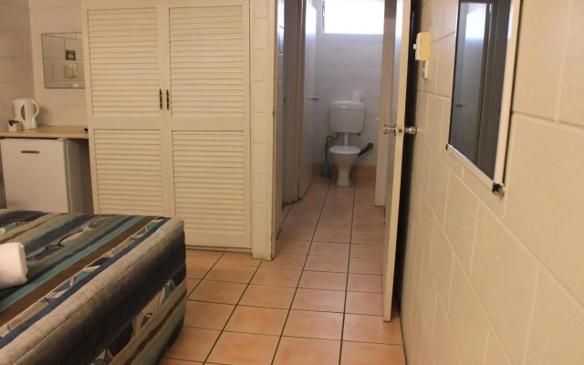 Oasis Inn Cairns