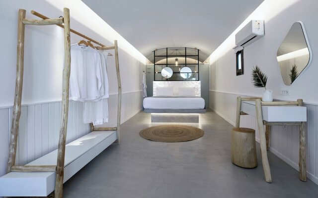 Oscar Beachfront Suites-Adults Only