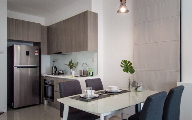 Dashing 1BR Next To Surian MRT