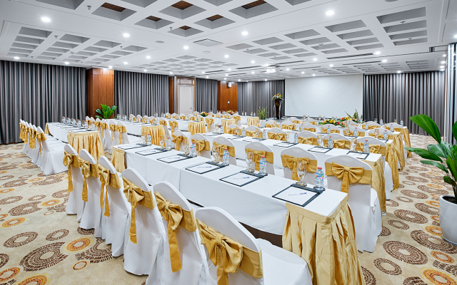 Paris Deli Danang Beach Hotel