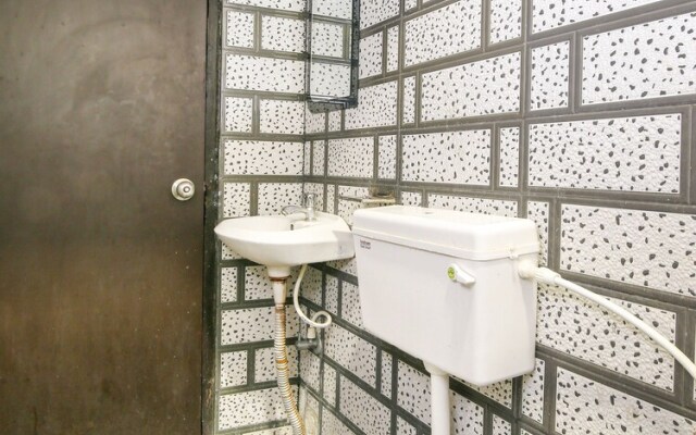 Oyo 43723 Hotel Crystal Riverside