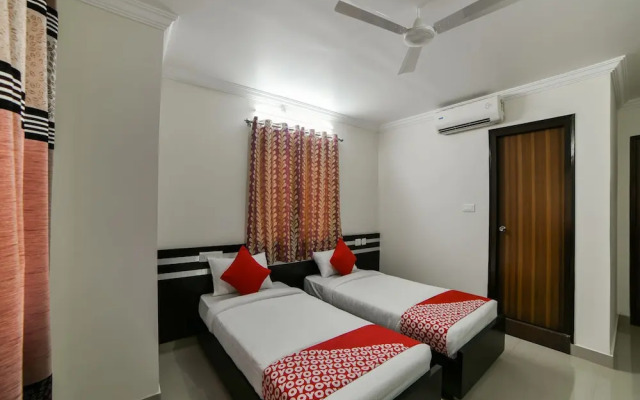OYO 23589 Crown Palace