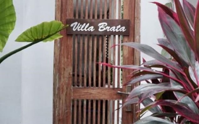 Villa Brata by WizZeLa