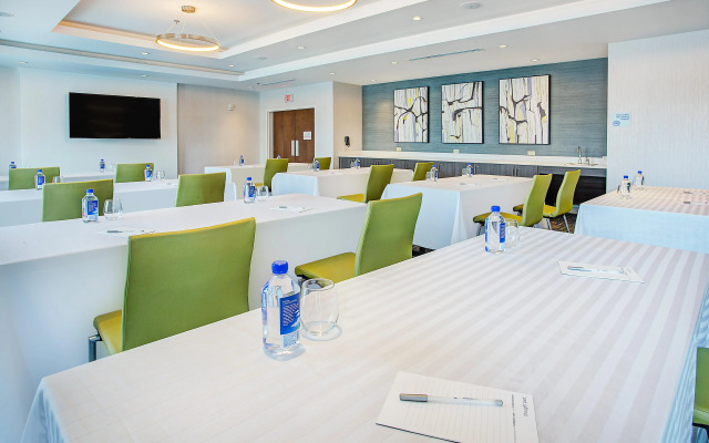 Holiday Inn Express & Suites Covington by IHG