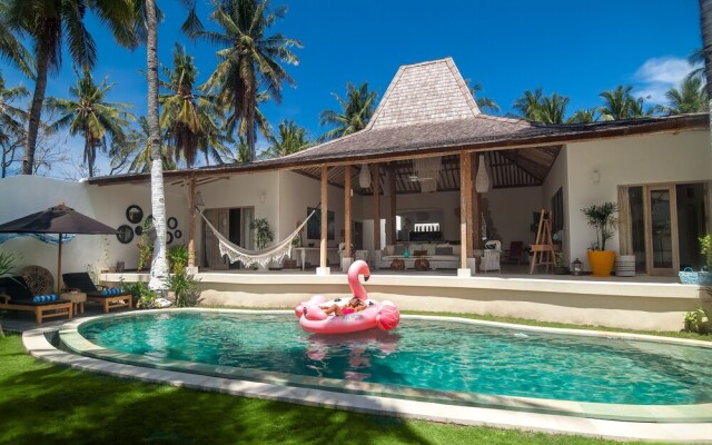 De'Coco Villa and Suites