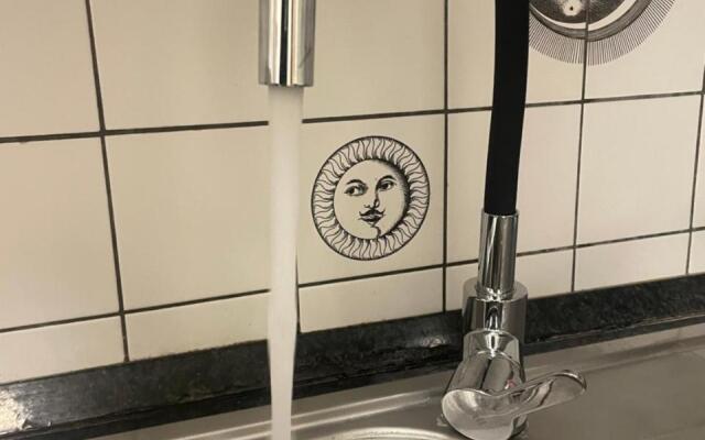 Apt 80 m2, wifi, jacuzzi, 5 guests, 10 m center