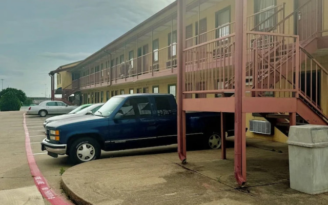 Seagoville Inn