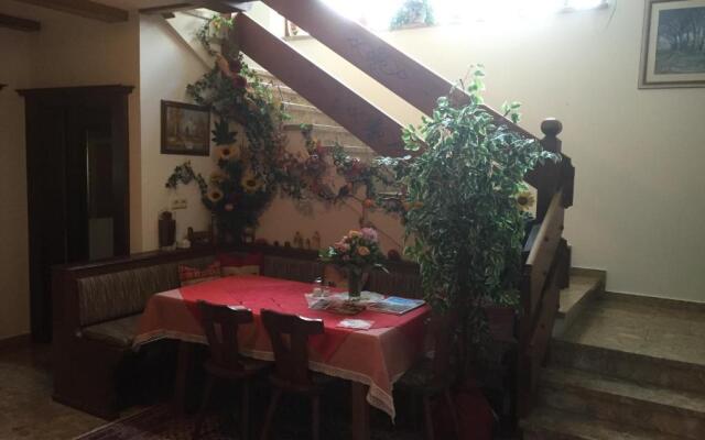 Pension Wieser "Baschtlmai"