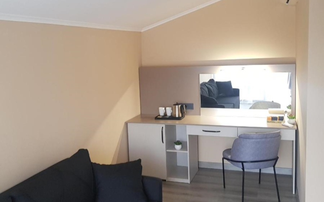 Черный слон Каштак (Сухум)