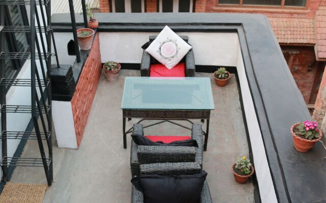Hira Guest House