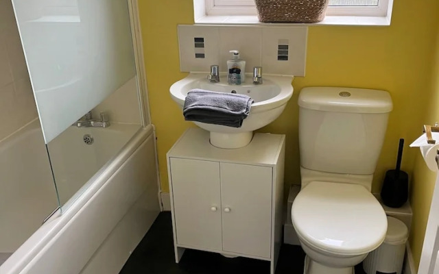 Trowbridge House, Long Stay Disc, Parking, Wifi