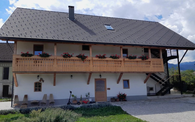 Turistična kmetija Grabnar