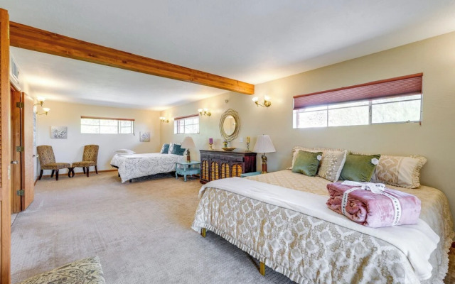 Close to Hiking & Biking: Mtn-view Phoenix Home