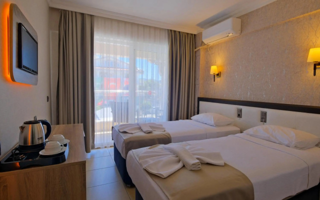 Moni Hotel