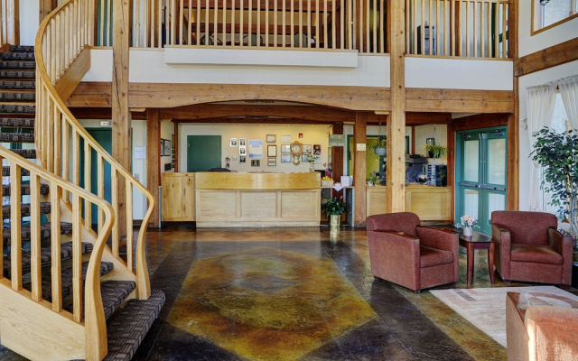 Lakeview Inns & Suites - Okotoks