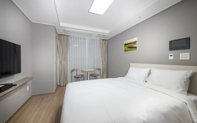 Sollago Myeongdong Hotel & Residence
